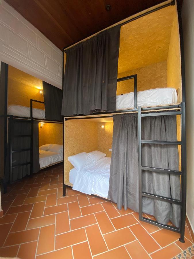 Banana Hostel Bogotá Exteriör bild