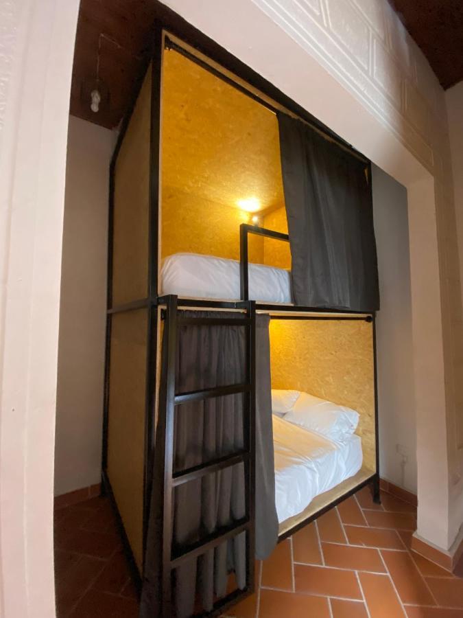 Banana Hostel Bogotá Exteriör bild